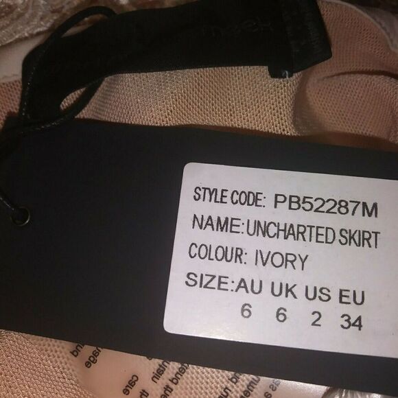 Blessed Are The Meek ivory Floral Lace Skirt Sz 2 - Picture 8 of 8